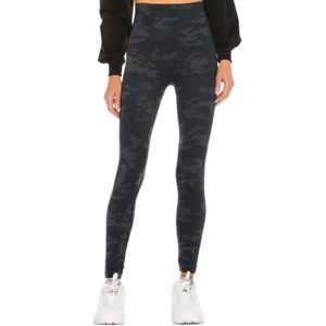 Spanx Look at Me Now seamless camo leggings. 🖤